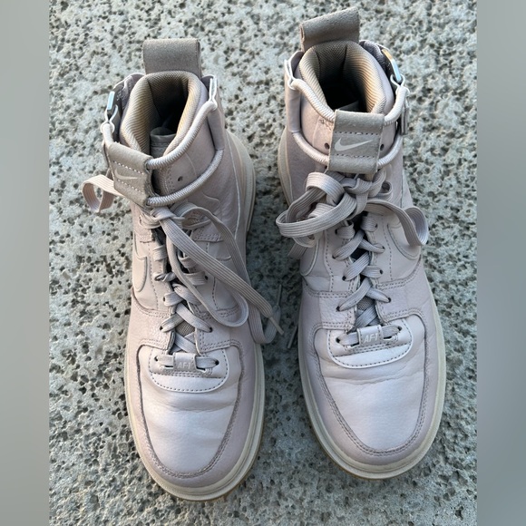 nike air force 1 high utility female